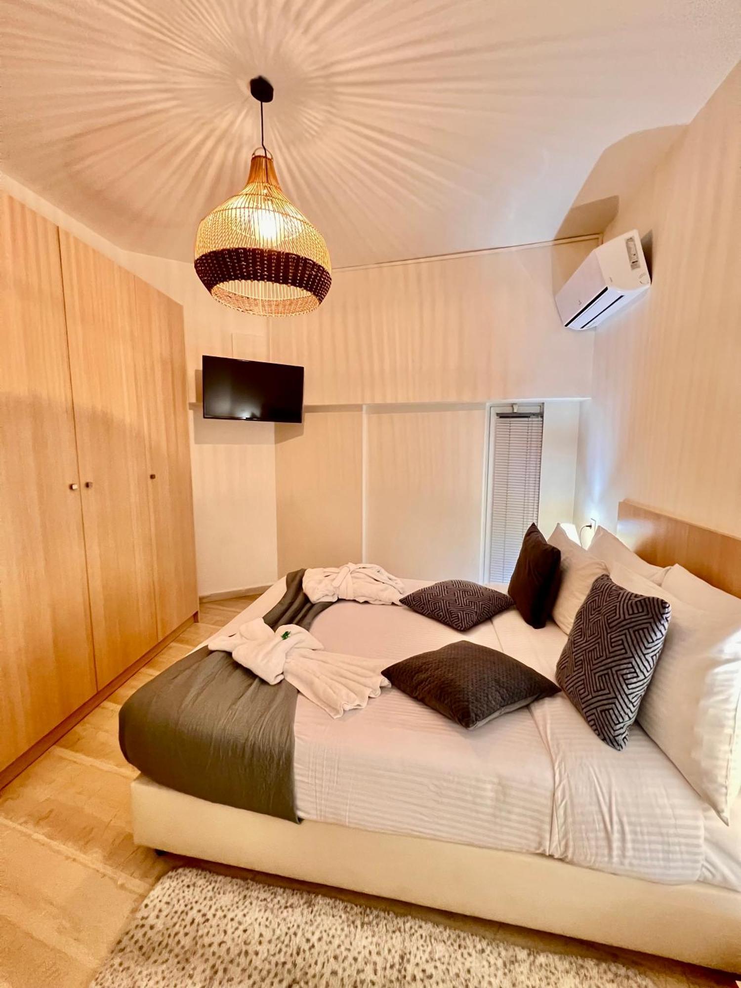 Semi-basement *